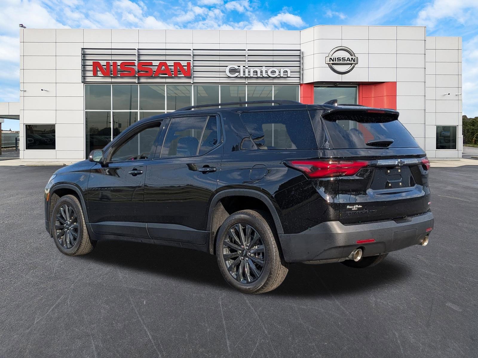 Used 2023 Chevrolet Traverse RS AWD/4WD image 5
