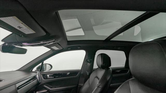 Used 2019 Porsche Cayenne AWD/4WD image 16