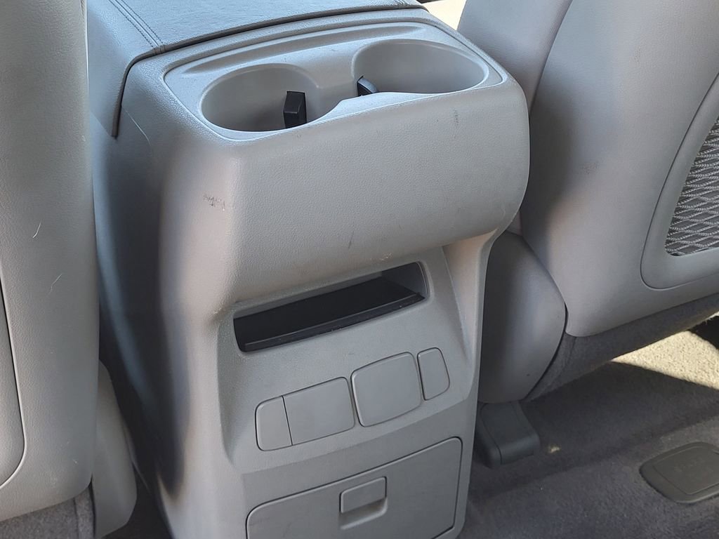 Used 2021 Kia Sedona LX image 26