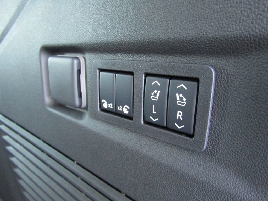 New 2026 Chevrolet Suburban High Country image 45