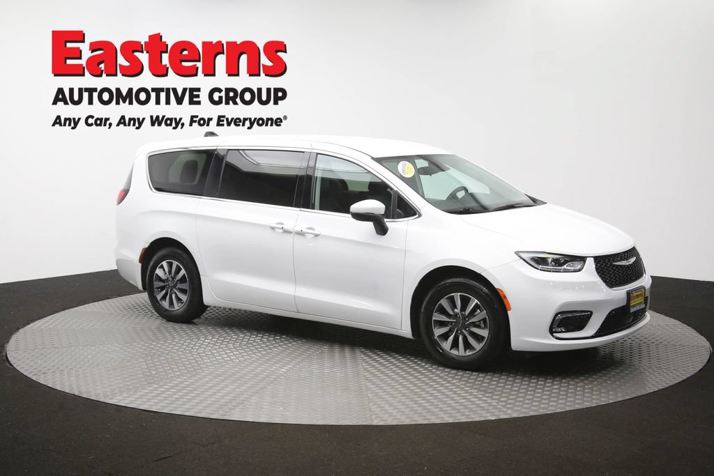 Used 2023 Chrysler Pacifica Touring-L FWD image 51