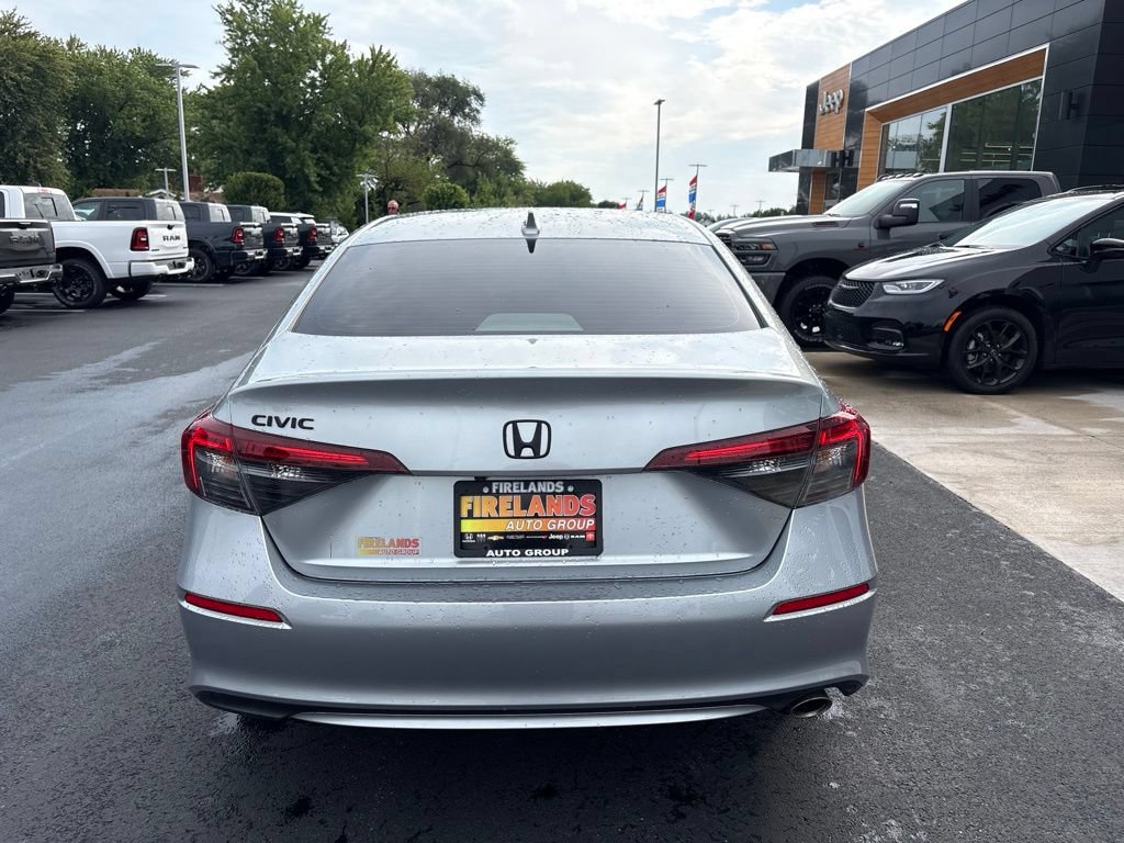 Used 2025 Honda Civic Sport image 4