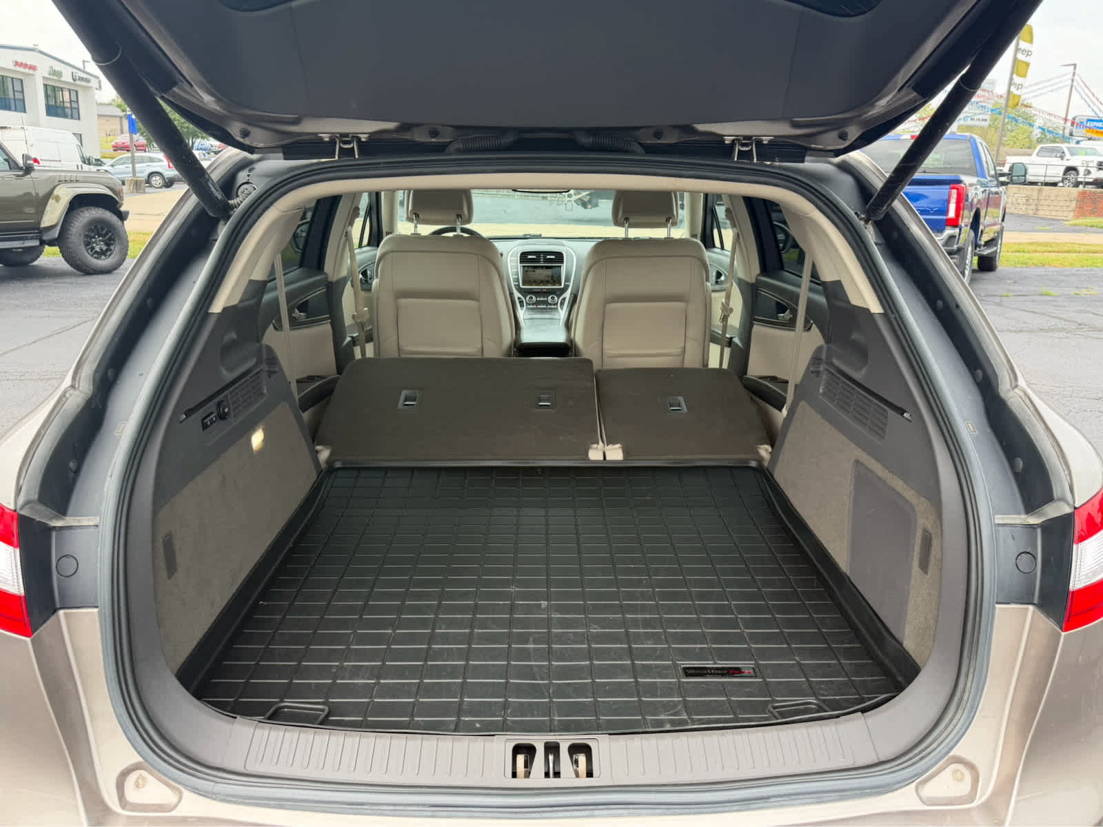 Used 2018 Lincoln MKX Select FWD image 7