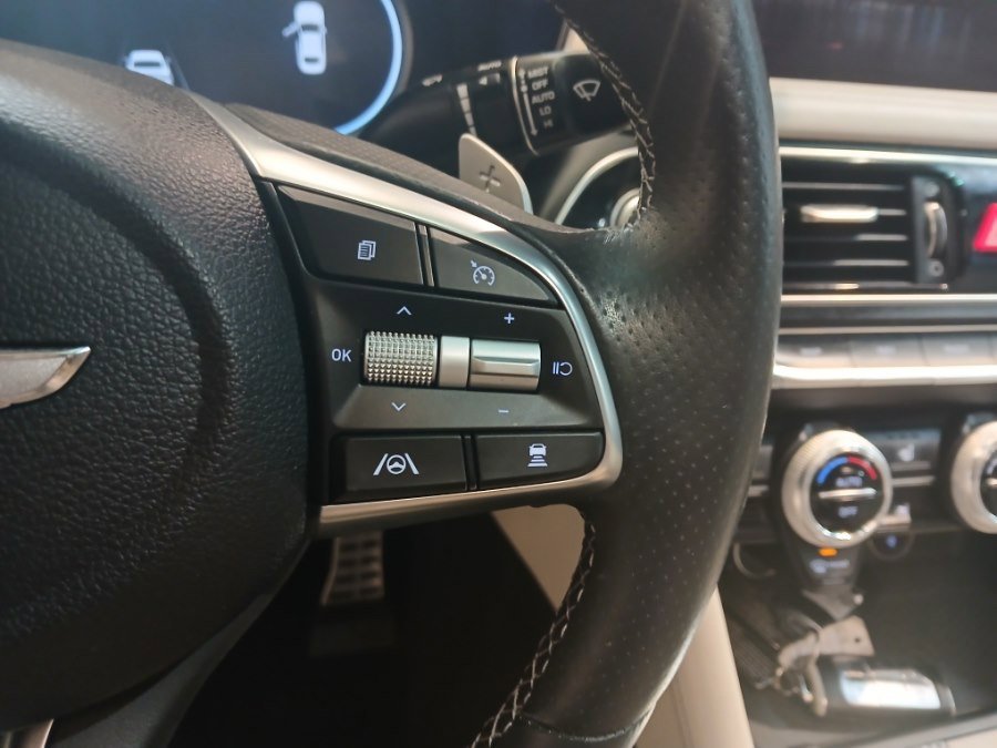 Used 2023 Genesis G70 2.0T w/ Sport Prestige Package image 13