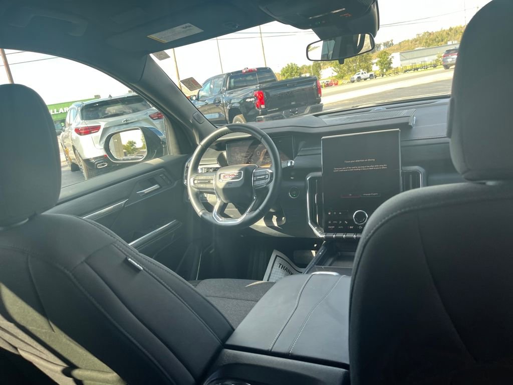 Used 2025 GMC Acadia Elevation image 28