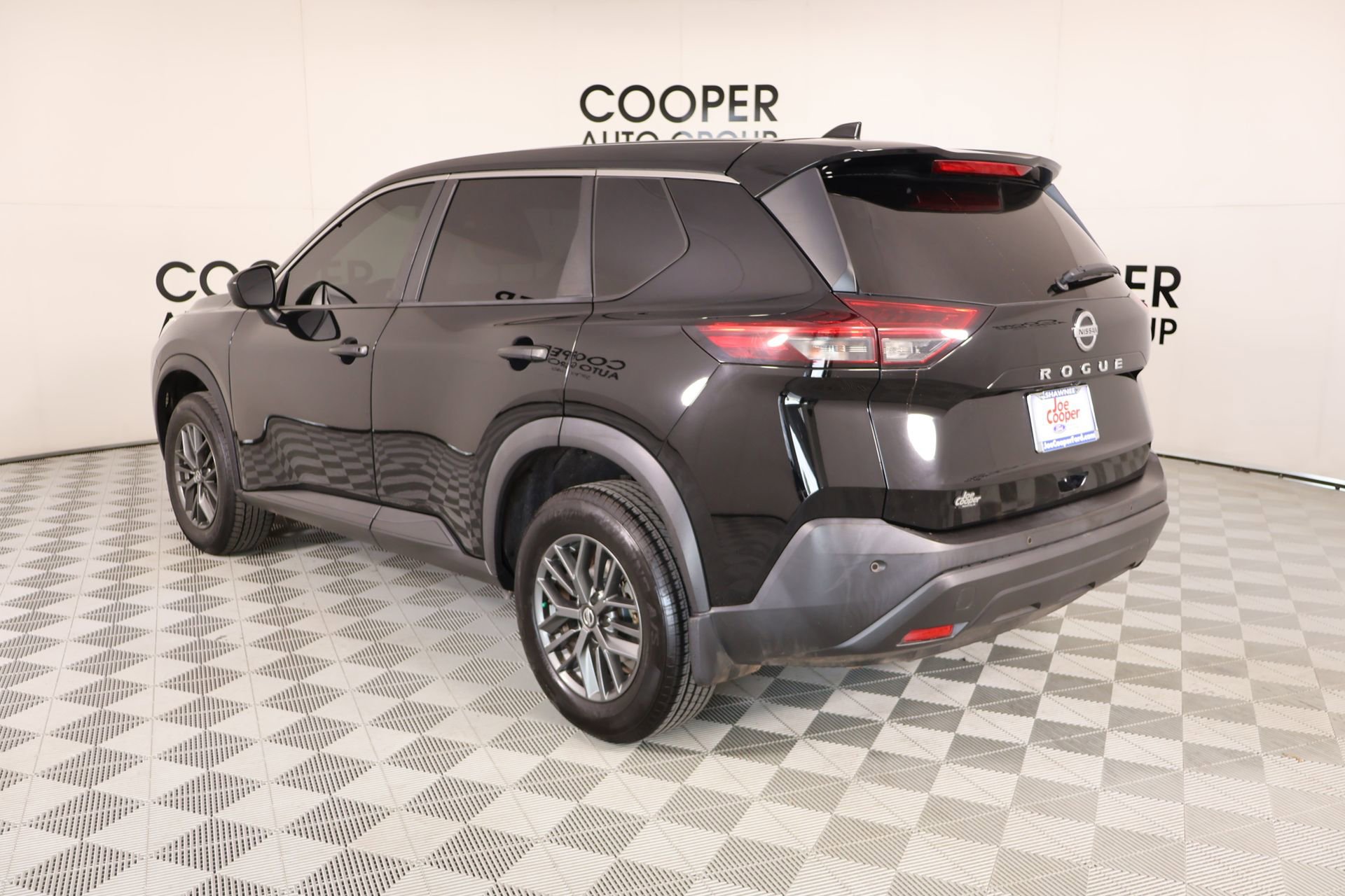 Used 2021 Nissan Rogue S FWD image 21