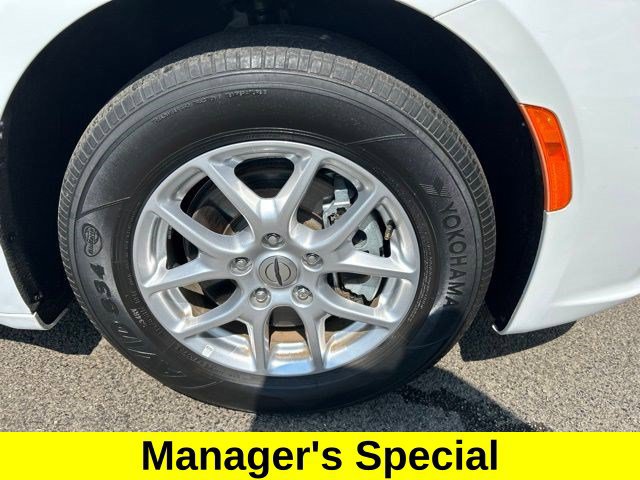 Used 2024 Chrysler Pacifica Touring-L FWD image 56