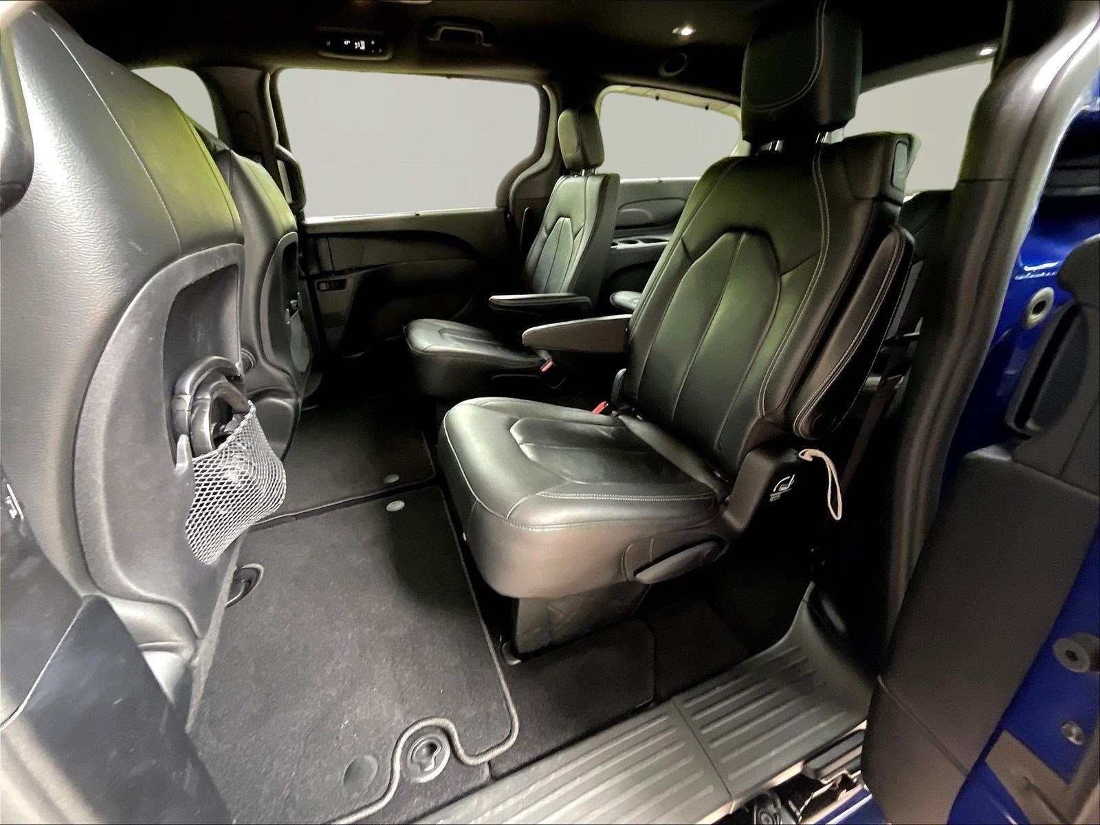 Used 2019 Chrysler Pacifica Touring-L w/ Advanced Safetytec Group FWD image 20