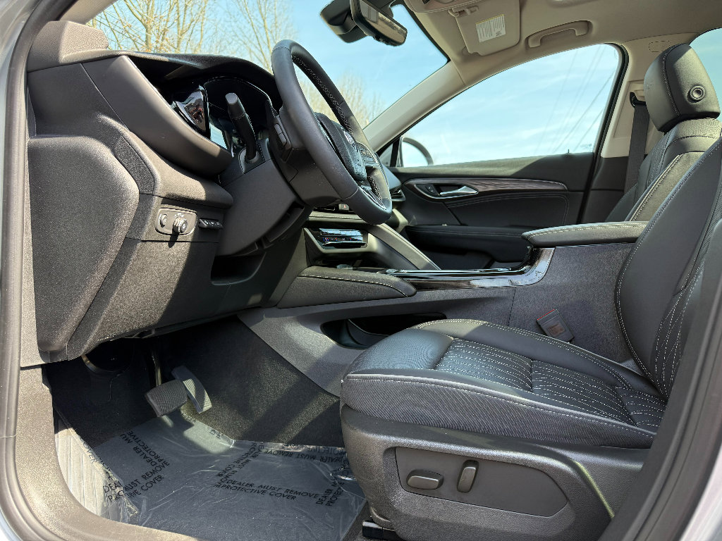 Used 2023 Buick Envision Avenir image 19