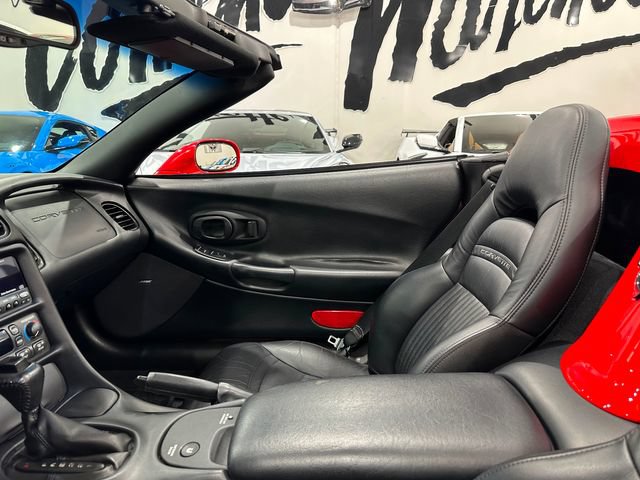 Used 2004 Chevrolet Corvette Convertible w/ Preferred Equipment Group RWD image 13