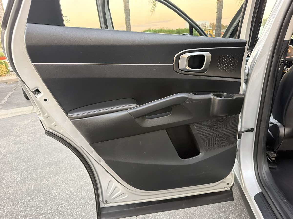 Used 2022 Kia Sorento S FWD image 26