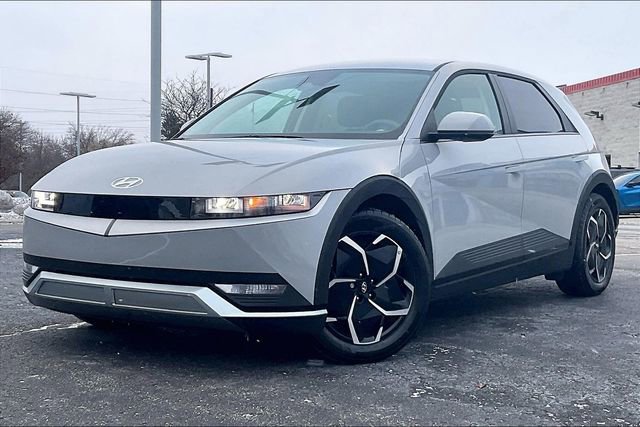 Certified 2024 Hyundai Ioniq 5 SE image 3