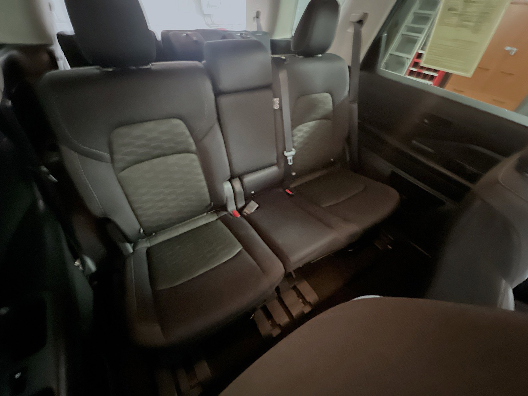 Used 2024 Nissan Pathfinder SV image 33