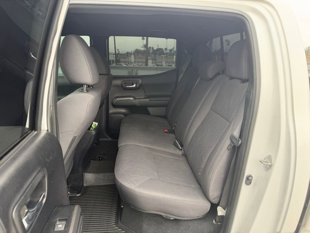 Used 2019 Toyota Tacoma TRD Sport RWD image 4