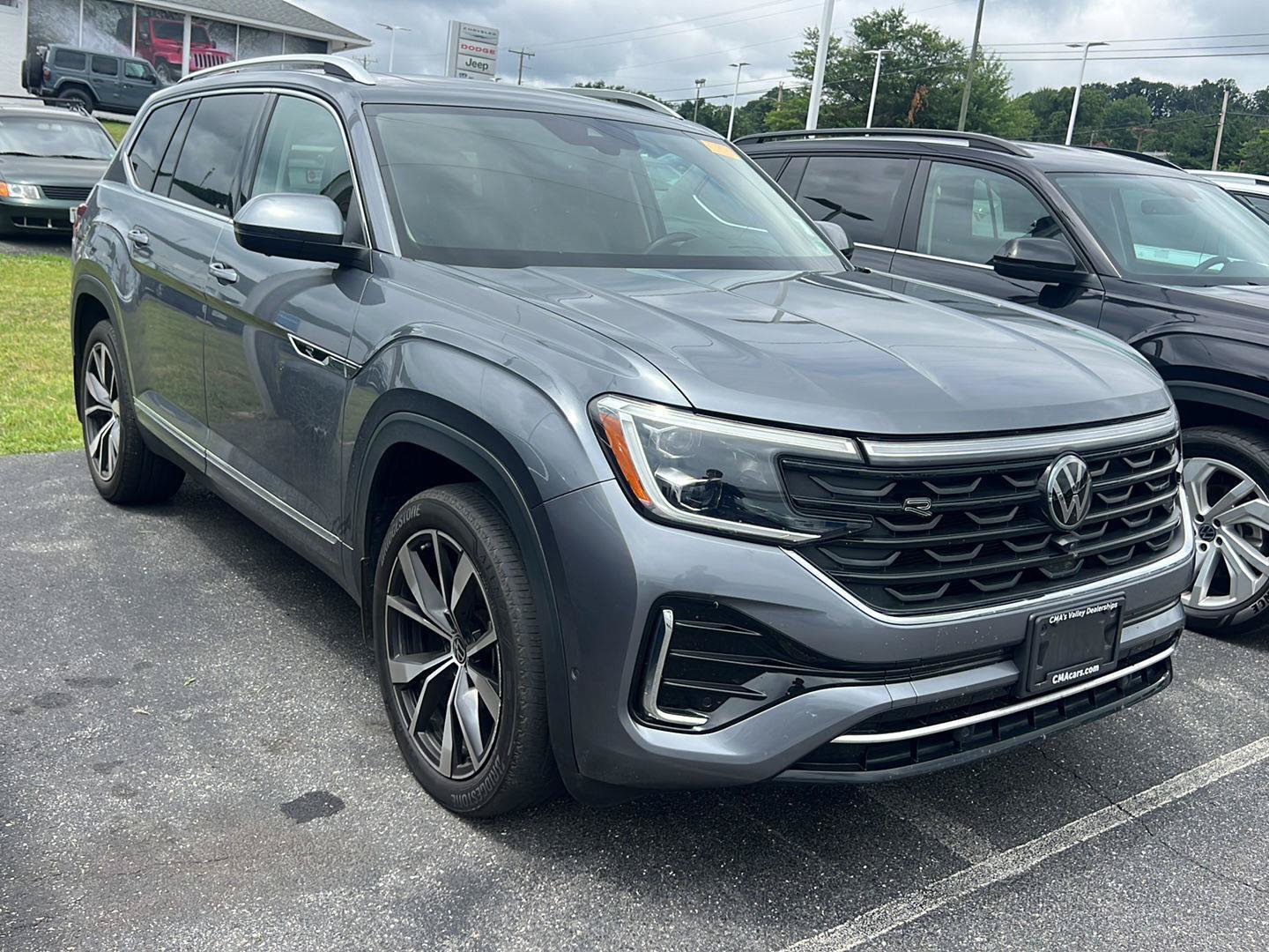Used 2024 Volkswagen Atlas SEL Premium R-Line AWD/4WD image 5