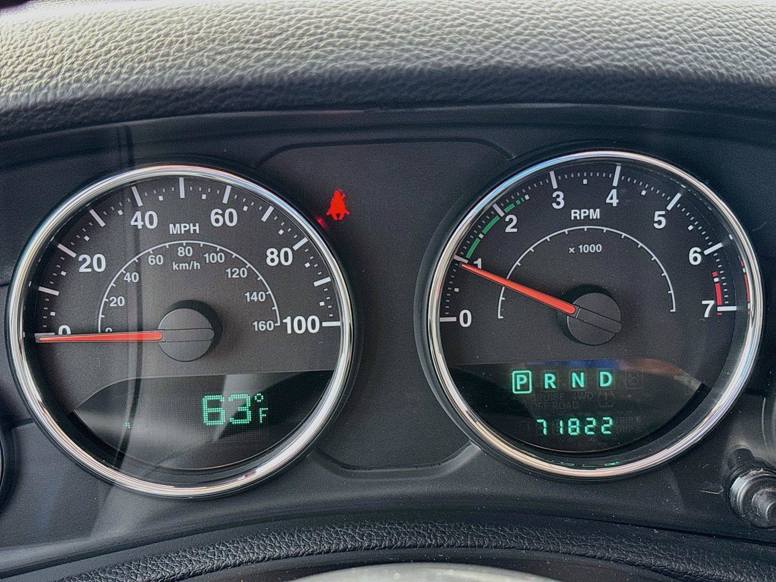 Used 2014 Jeep Wrangler Unlimited Rubicon w/ Dual Top Group AWD/4WD image 18