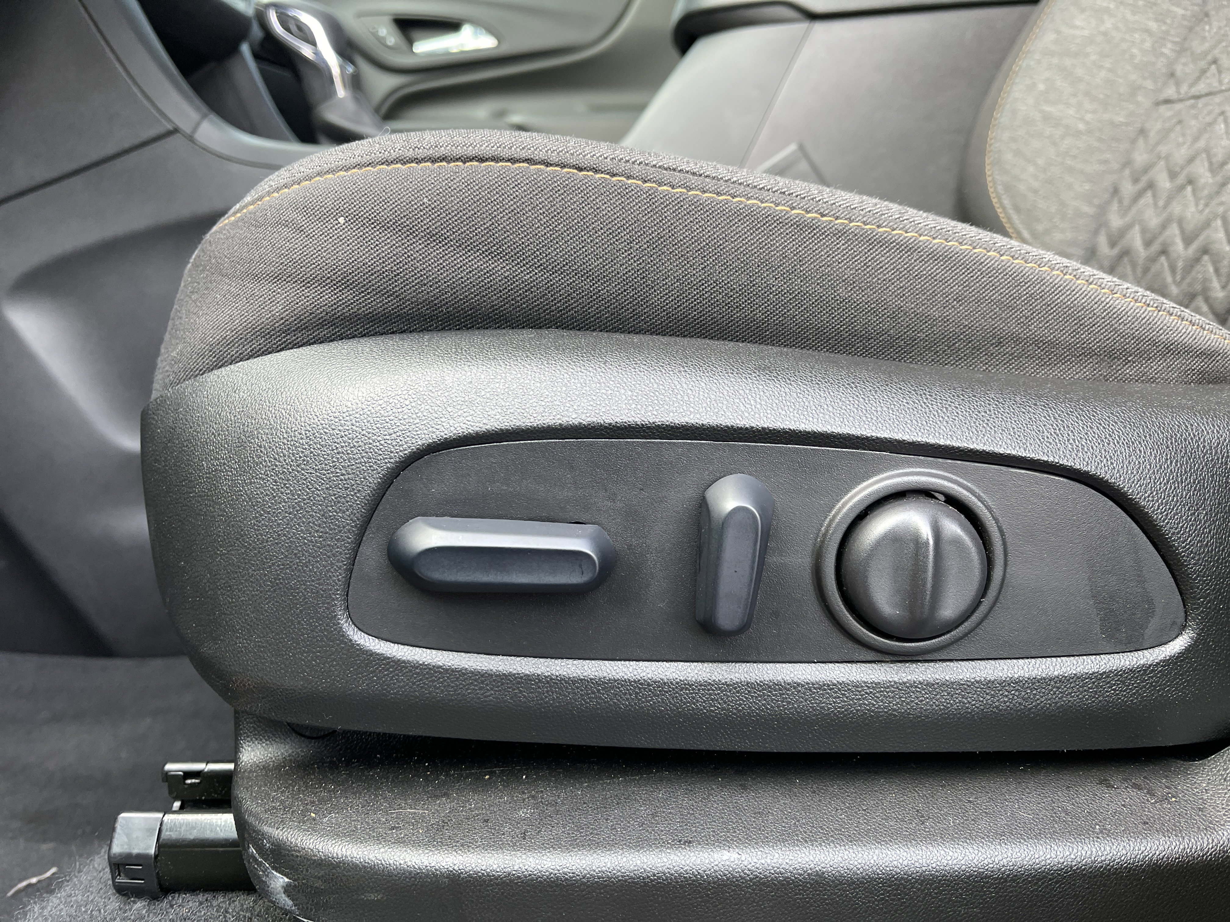 Used 2024 Chevrolet Equinox LT image 17