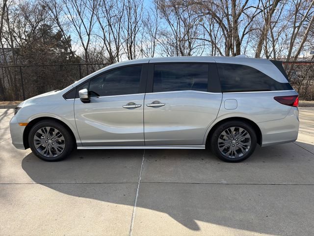 New 2026 Honda Odyssey Touring image 2