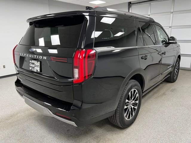 Used 2025 Ford Expedition Platinum image 9