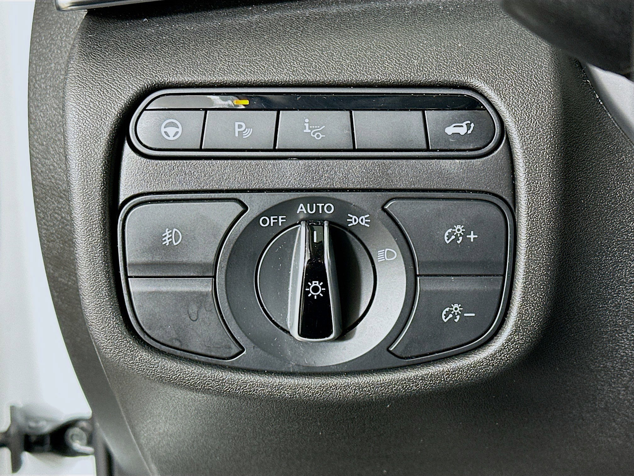 Used 2023 INFINITI QX50 Sensory image 17