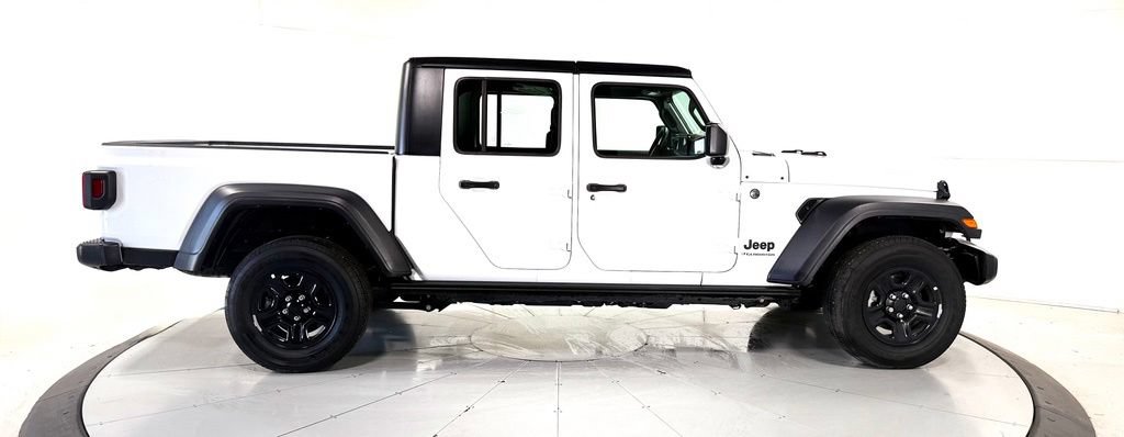 Used 2025 Jeep Gladiator Sport AWD/4WD image 3
