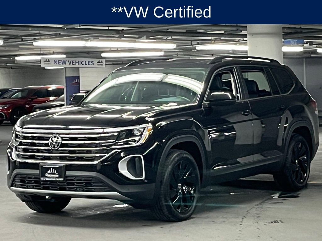 Used 2025 Volkswagen Atlas SE w/ Panoramic Sunroof Package image 3