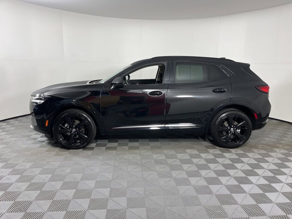 Used 2022 Buick Envision Essence w/ Sport Touring Package image 2