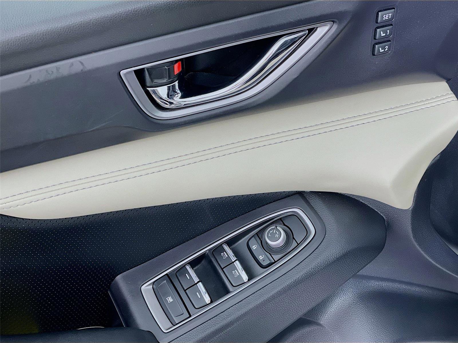 Used 2021 Subaru Ascent Limited w/ Technology Package image 23