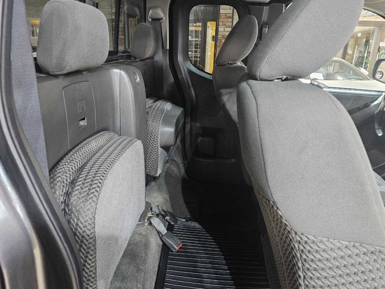 Used 2017 Nissan Frontier SV image 13