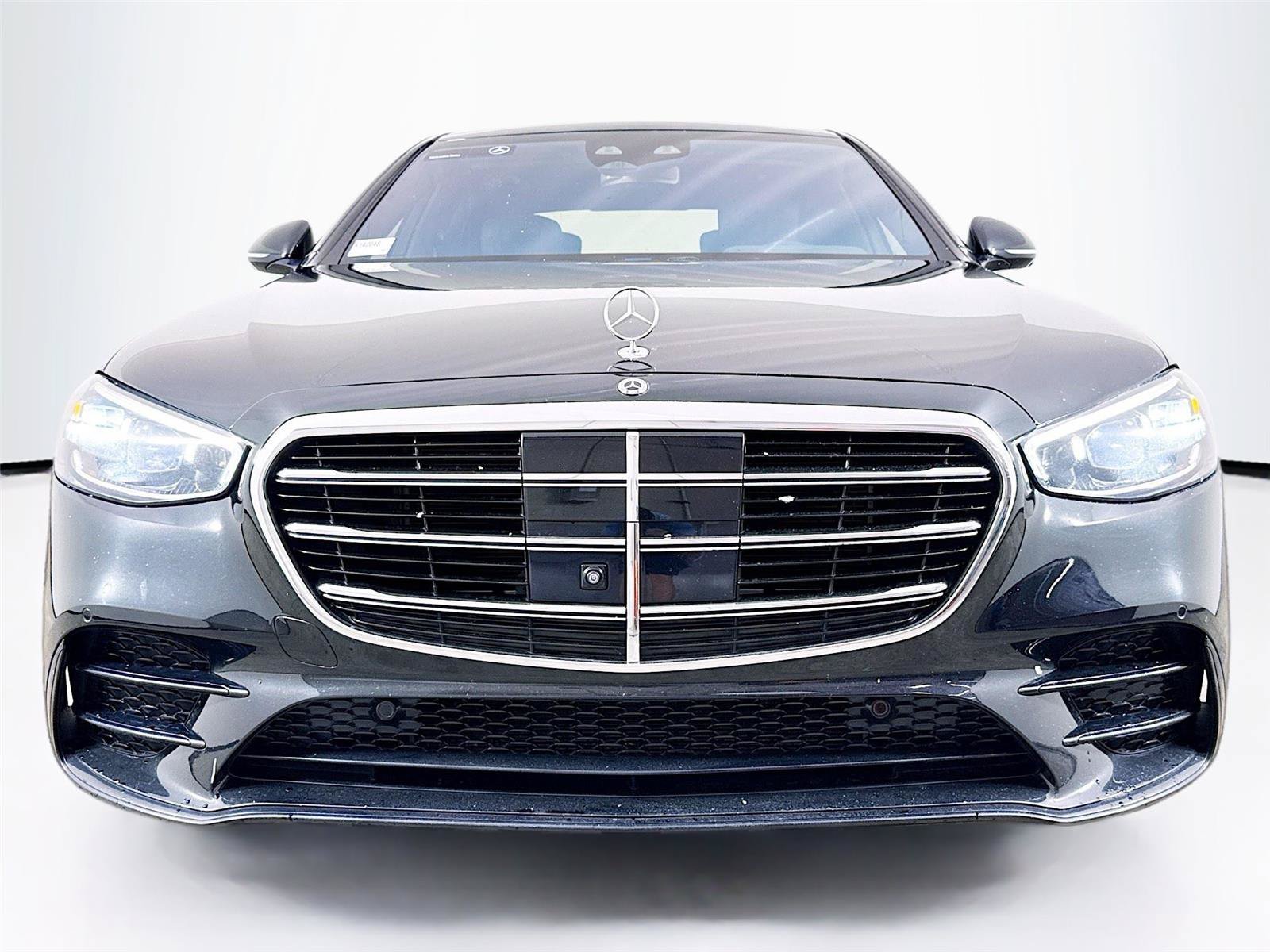 Used 2022 Mercedes-Benz S 500 4MATIC w/ AMG Line Package image 30