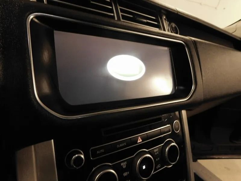 Used 2017 Land Rover Range Rover image 36