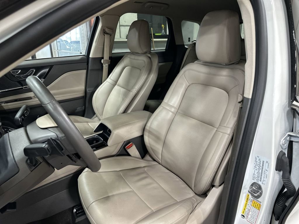 Certified 2022 Lincoln Corsair AWD w/ Equipment Group 101A image 13