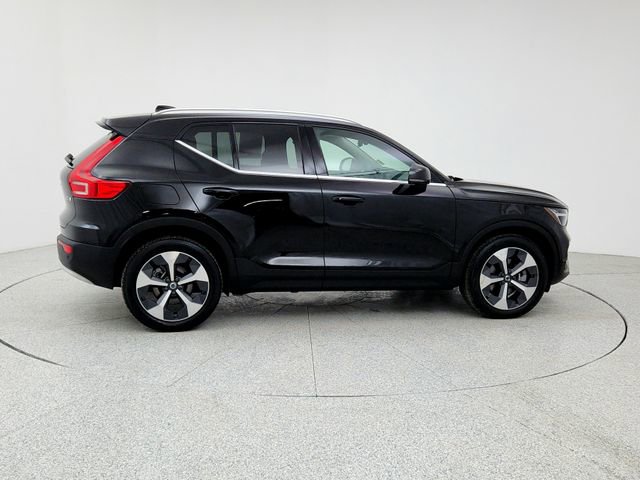 Certified 2023 Volvo XC40 B5 Plus w/ Protection Package Premier image 4