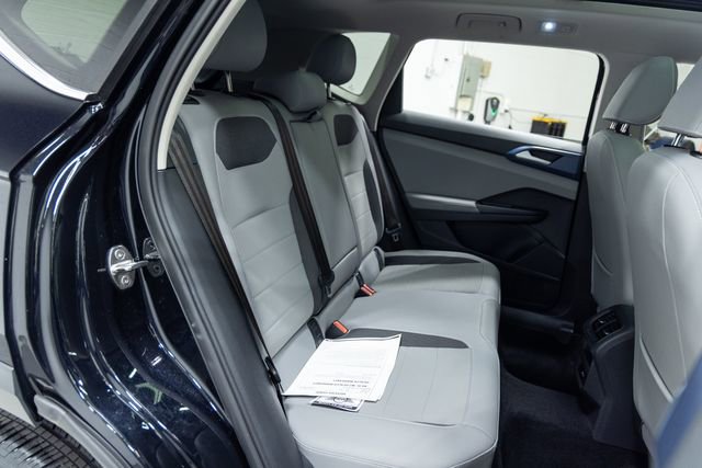 Used 2024 Volkswagen Taos SE image 25