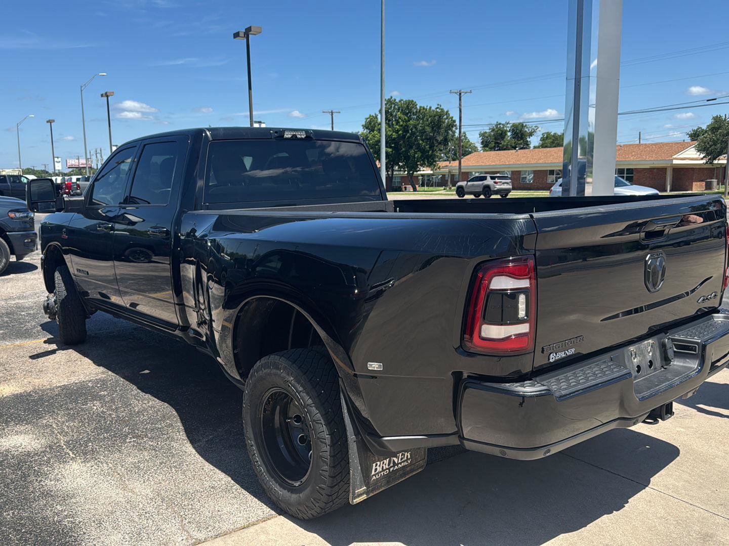 Used 2024 RAM 3500 Big Horn w/ Night Edition AWD/4WD image 8