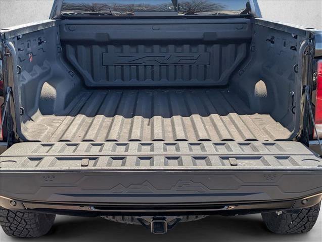 Used 2024 Chevrolet Colorado ZR2 w/ Safety Package AWD/4WD image 6