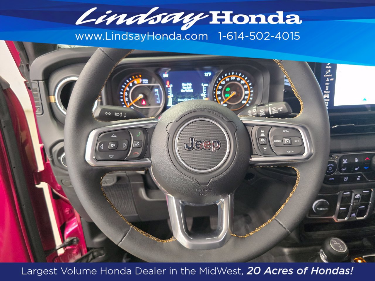 Used 2024 Jeep Wrangler Unlimited Sahara w/ Technology Group AWD/4WD image 16