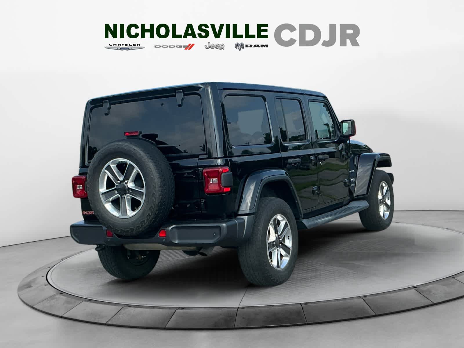 Used 2018 Jeep Wrangler Unlimited Sahara AWD/4WD image 5