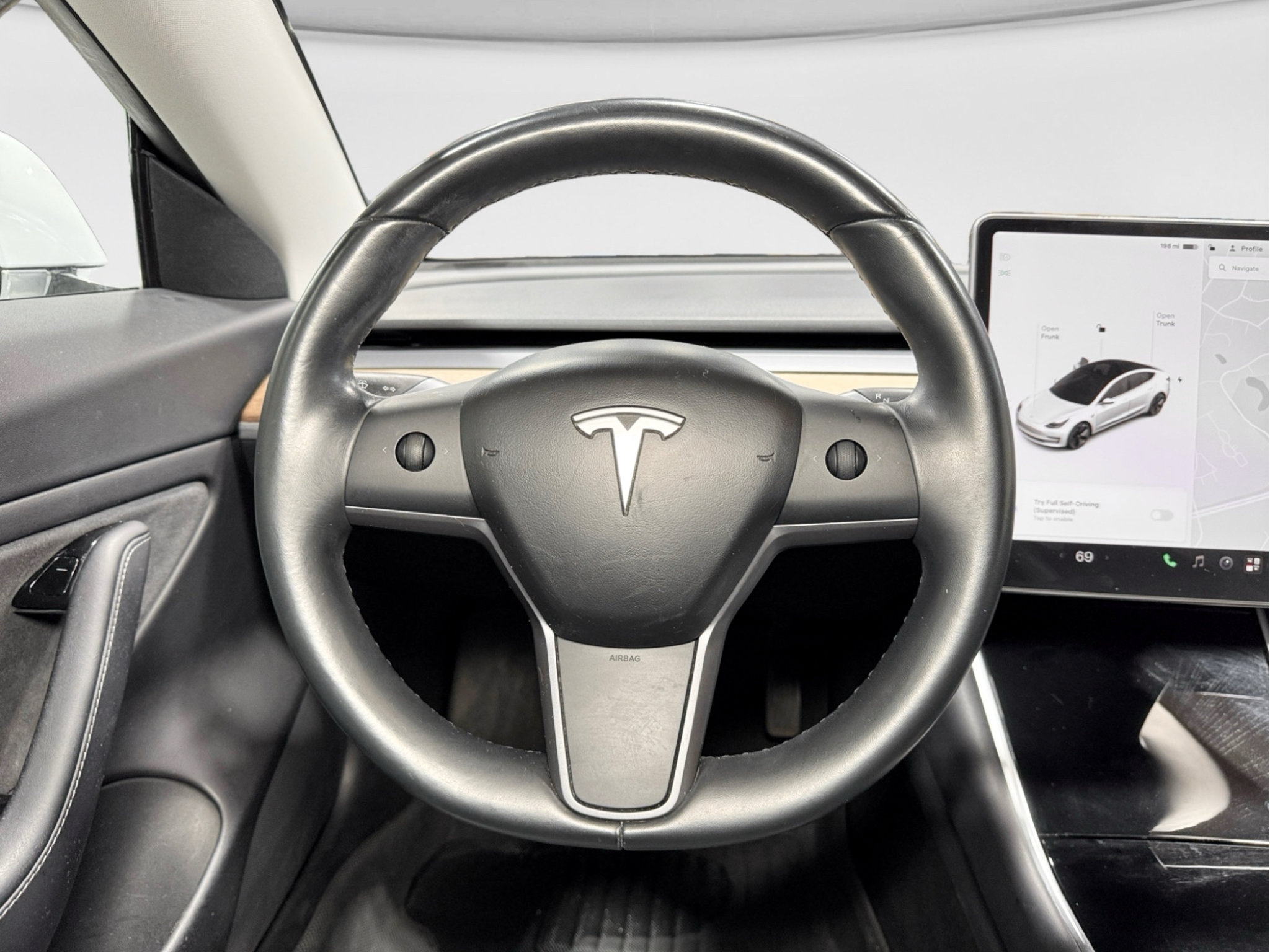 Used 2018 Tesla Model 3 Long Range RWD image 9