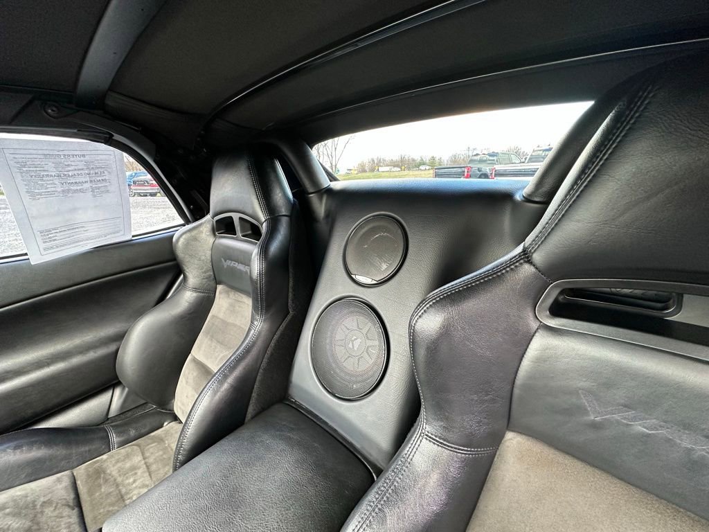 Used 2005 Dodge Viper SRT-10 image 4