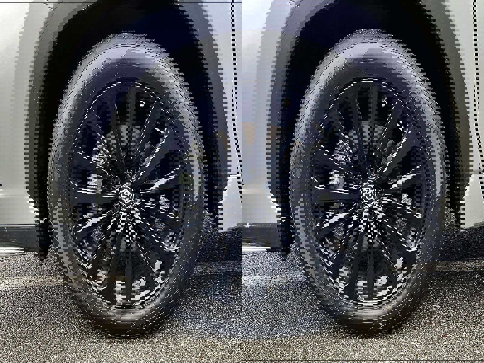 Used 2023 Toyota Highlander XSE image 7