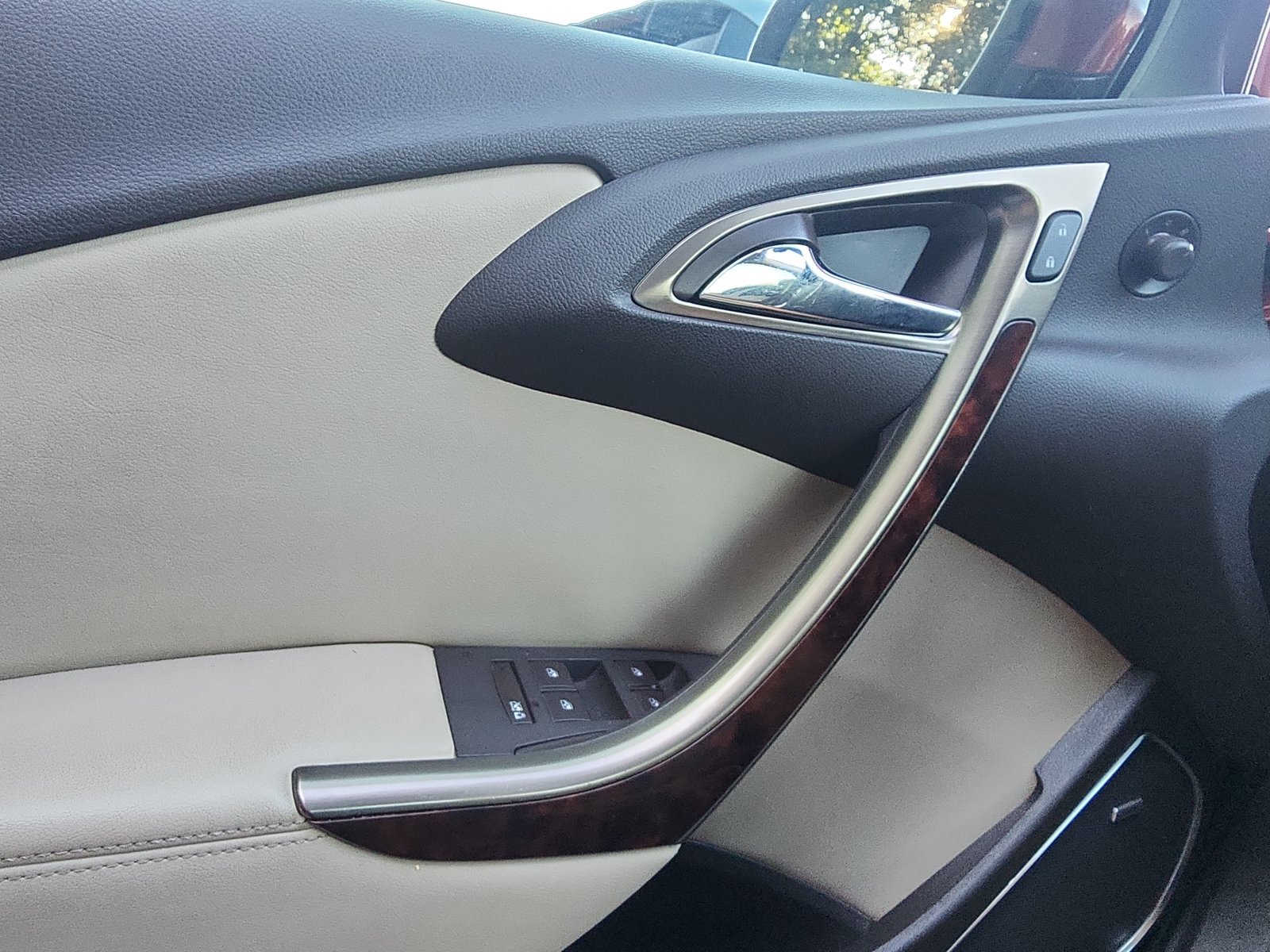 Used 2012 Buick Verano Leather FWD image 15