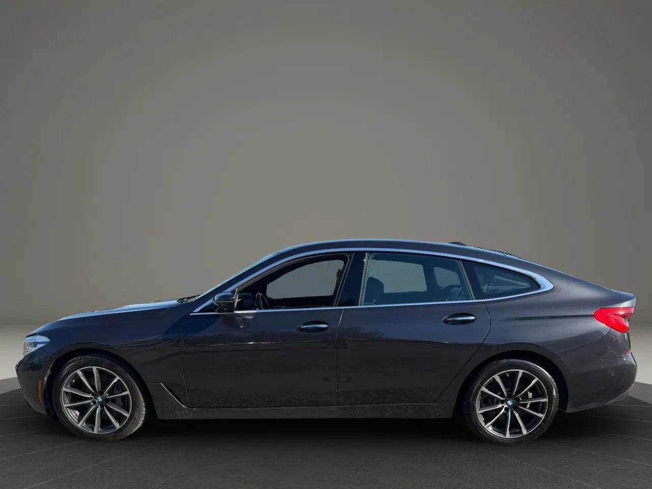 Used 2018 BMW 640i Gran Turismo xDrive w/ Luxury Seating Package AWD/4WD image 8