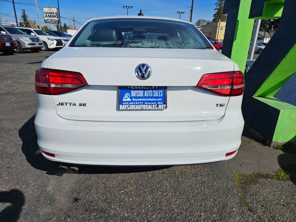 Used 2015 Volkswagen Jetta SE image 4