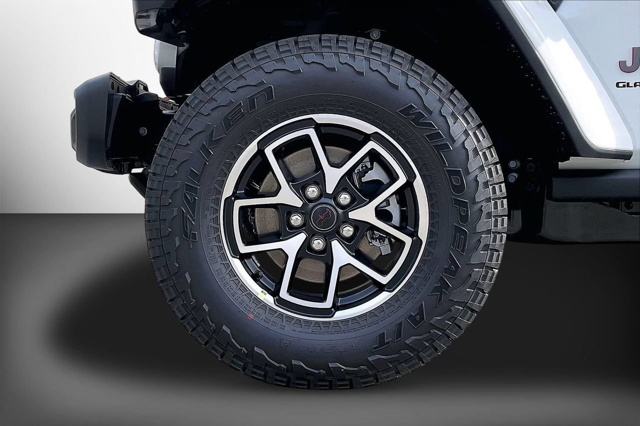 New 2026 Jeep Gladiator Rubicon w/ Steel Power Dome Hood Package AWD/4WD image 29