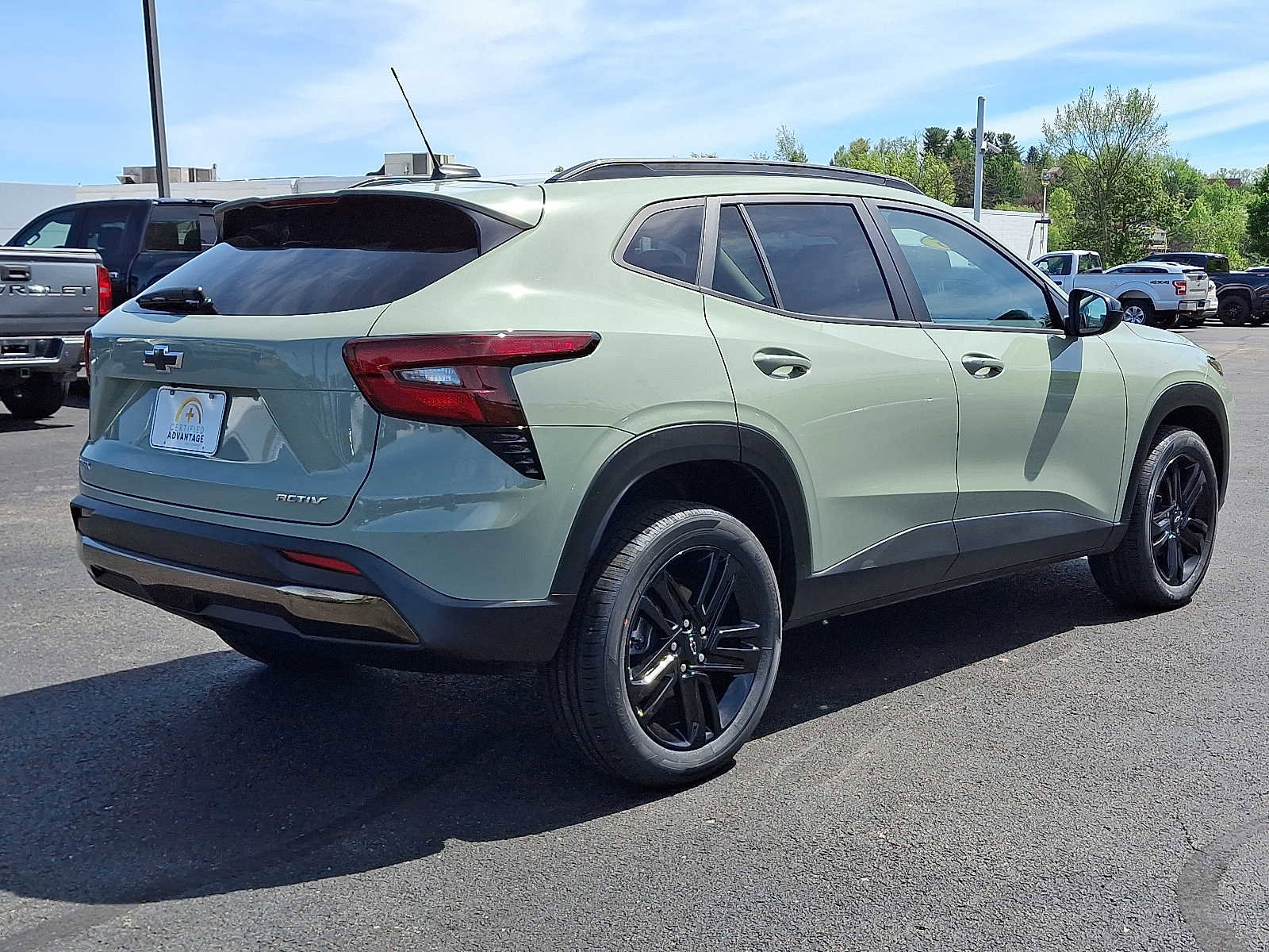 Used 2025 Chevrolet Trax ACTIV FWD image 7