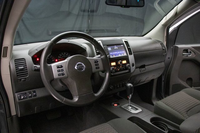 Used 2020 Nissan Frontier SV image 25
