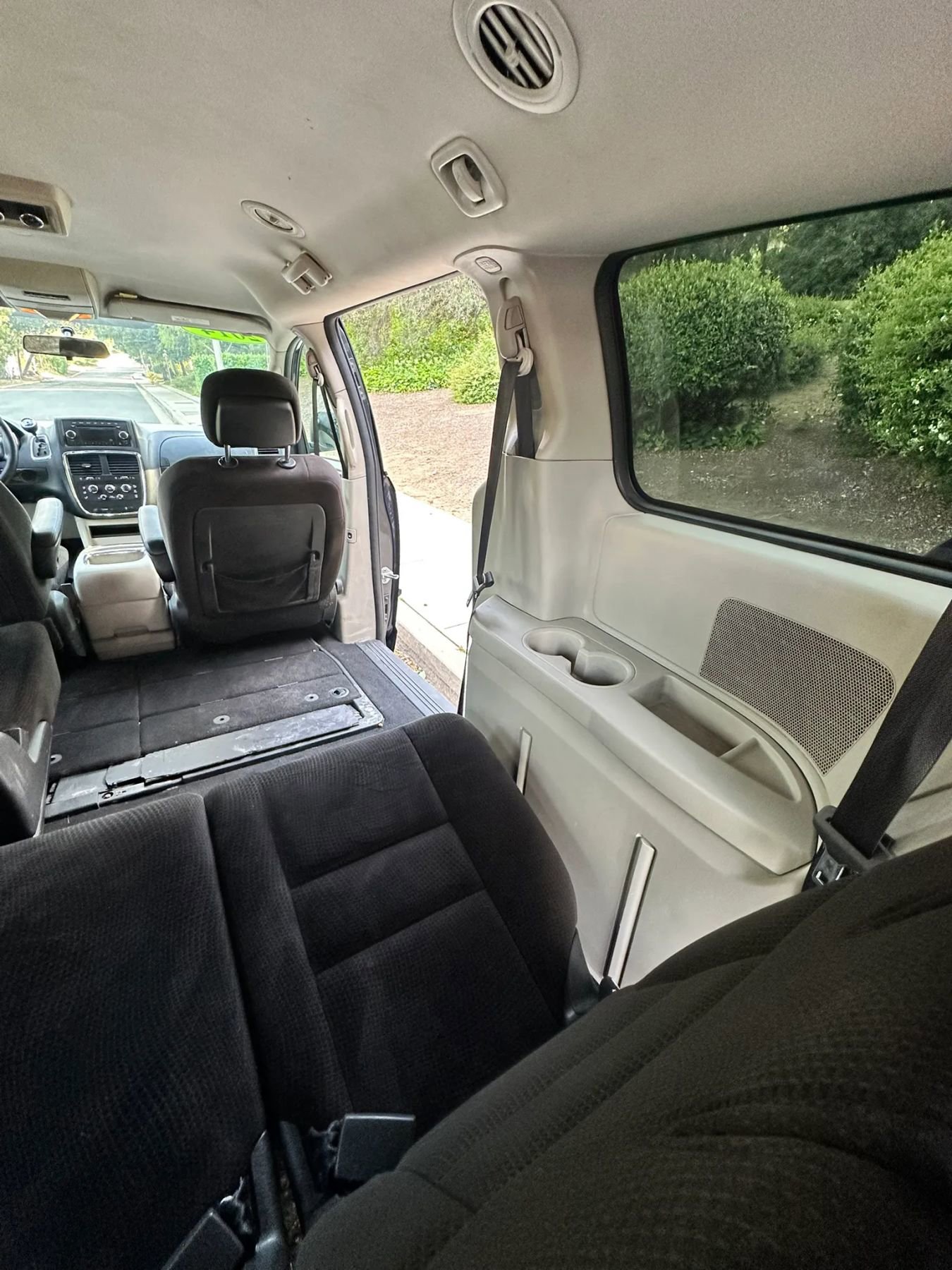 Used 2014 Dodge Grand Caravan SXT image 18