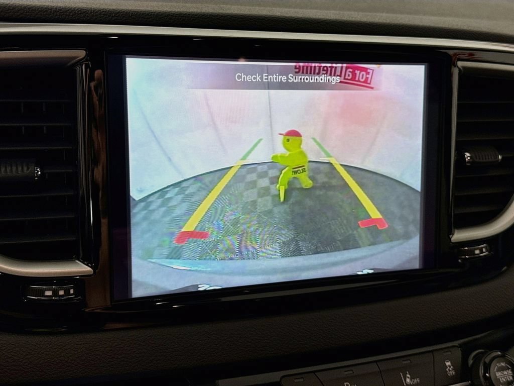 Used 2025 Chrysler Pacifica Select FWD image 6