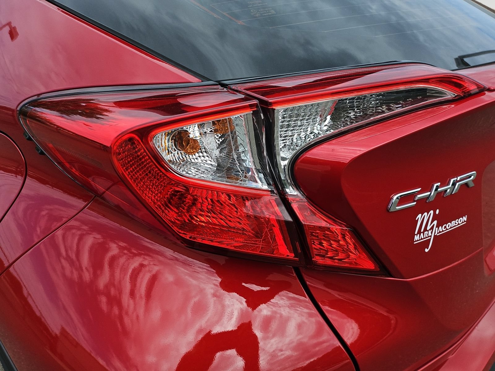 Used 2021 Toyota C-HR XLE FWD image 14